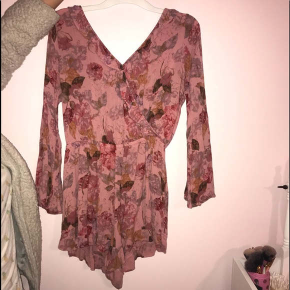 Cute pink flowery romper - Picture 2 of 3